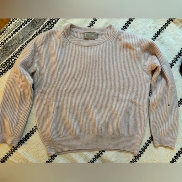 Everlane 100% Cashmere Ribbed Cocoon Crew Neck Sweater in Lilac - Medium - Picture 2 of 8